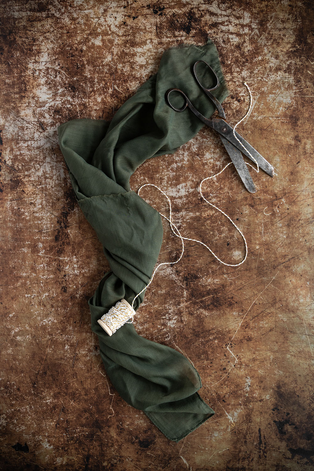 Backdrop van een oude geleefde bakplaat; fotografie en styling