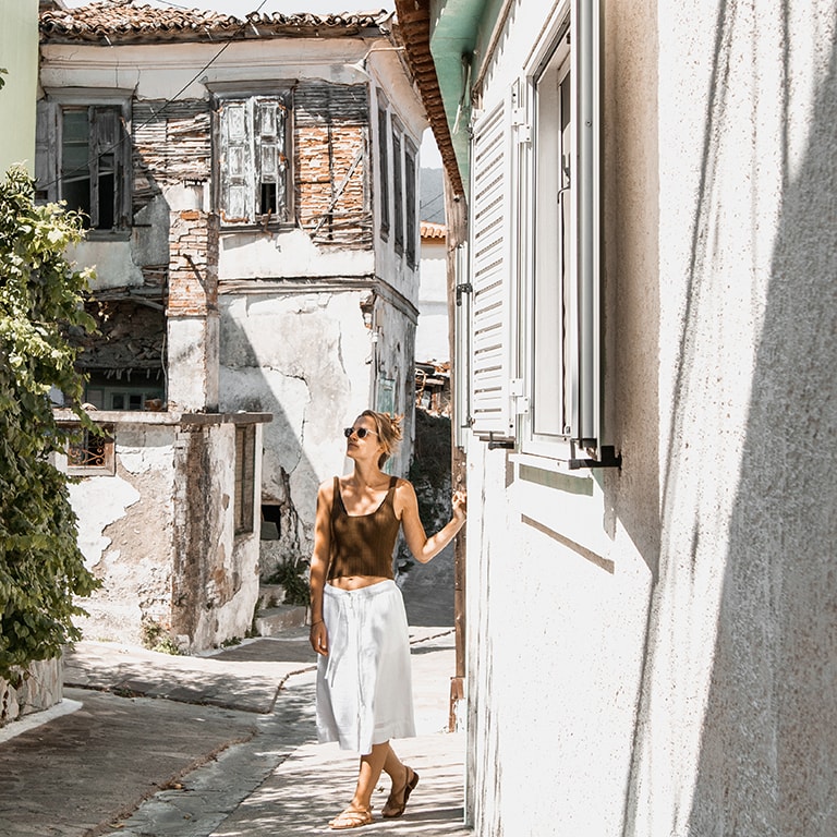 Authentieke straatjes in Vourliotes, Samos, Griekenland