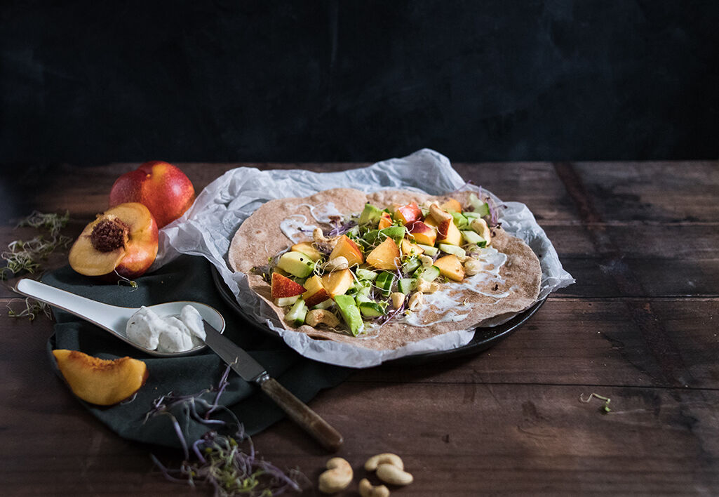 Koude wraps met nectarine en cashewnoten