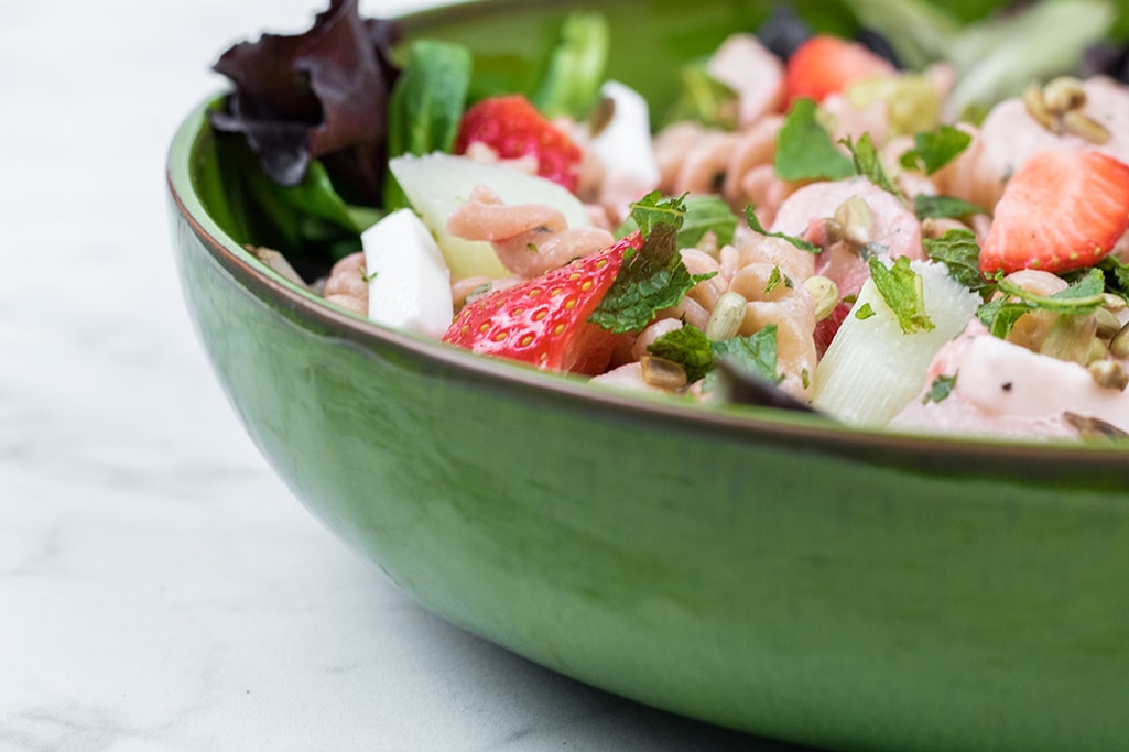 Pasta asperges met aardbeien en munt