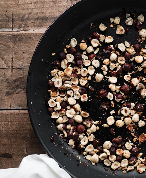 Geroosterde hazelnoten voor over de galette