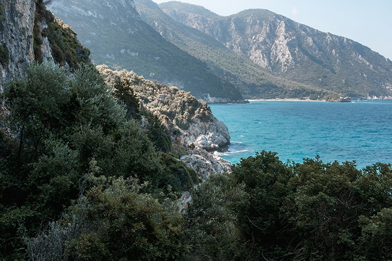 Mooie uitzichten afgelegen stranden Samos, Samos, Griekenland