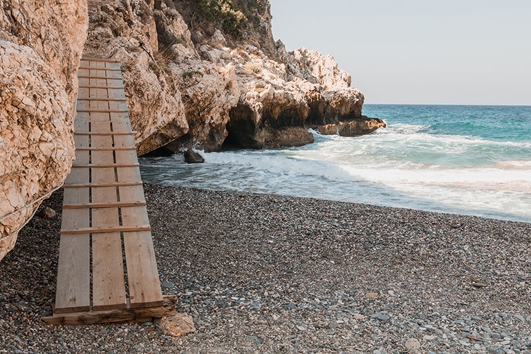 Trap bij Mikro Seitani richting Megalo strand, Samos, Griekenland