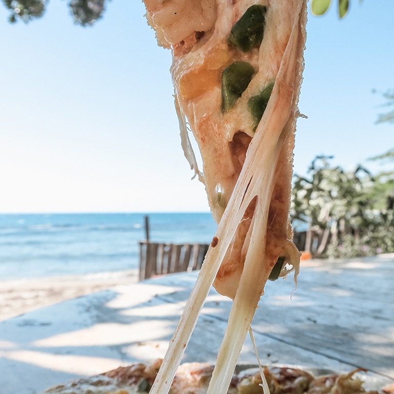 Pizza bij Jack Sprat, Treasure Beach, Jamaica