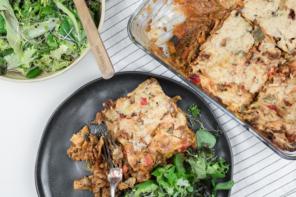 Serveer een frisse salade bij de lasagne