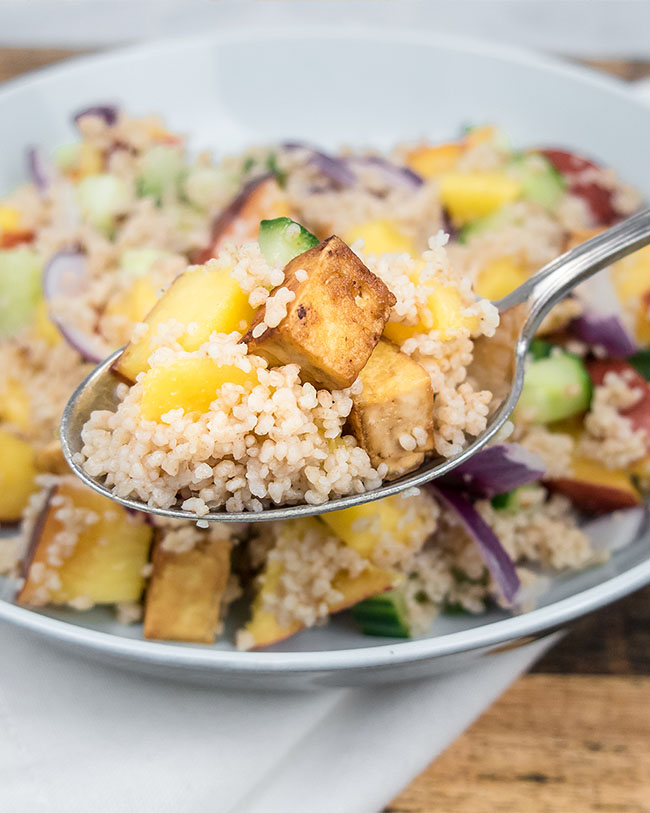 Zomer salade met nectarine en couscous