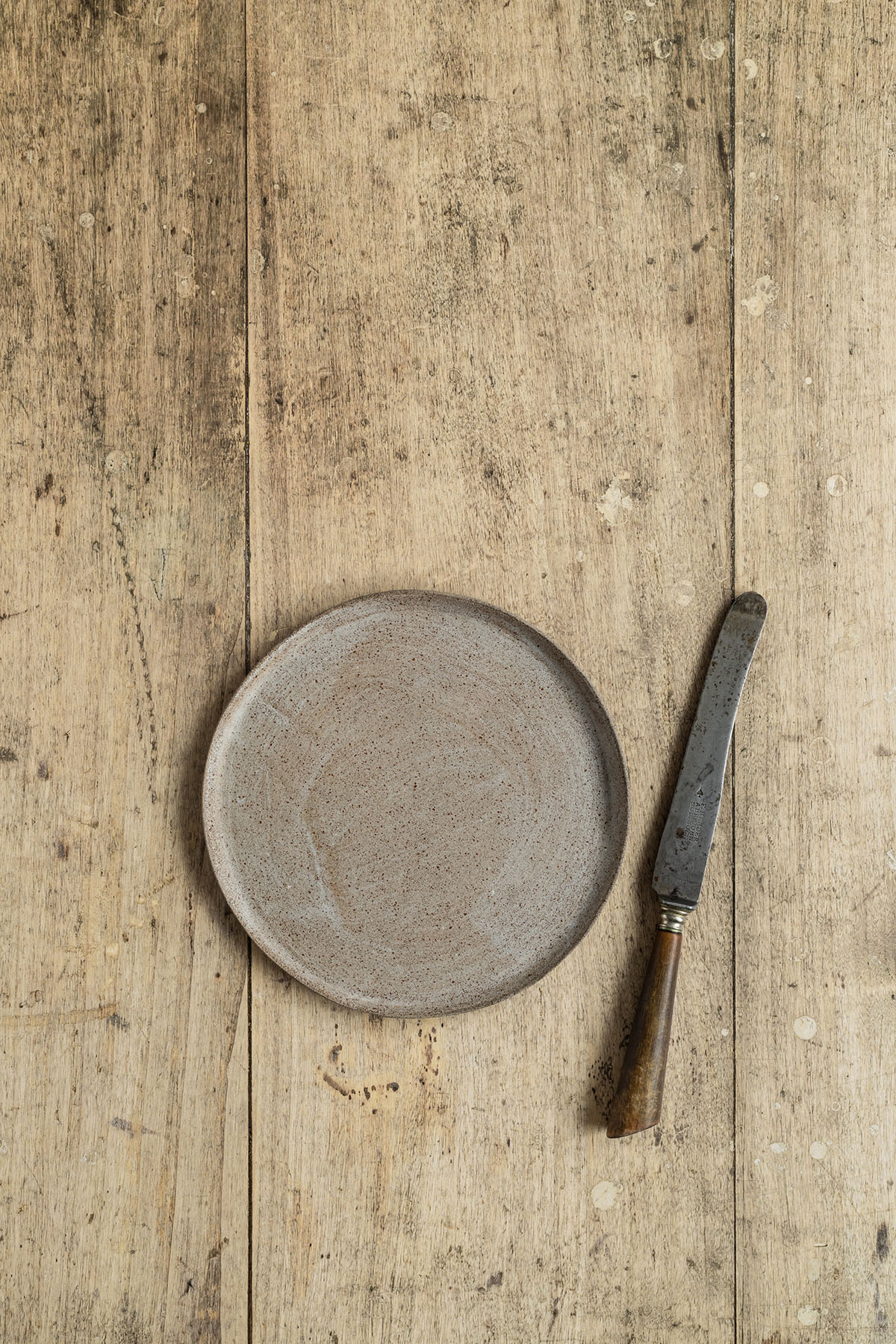 Franse tafel achtergrond in licht hout voor food en product fotografen