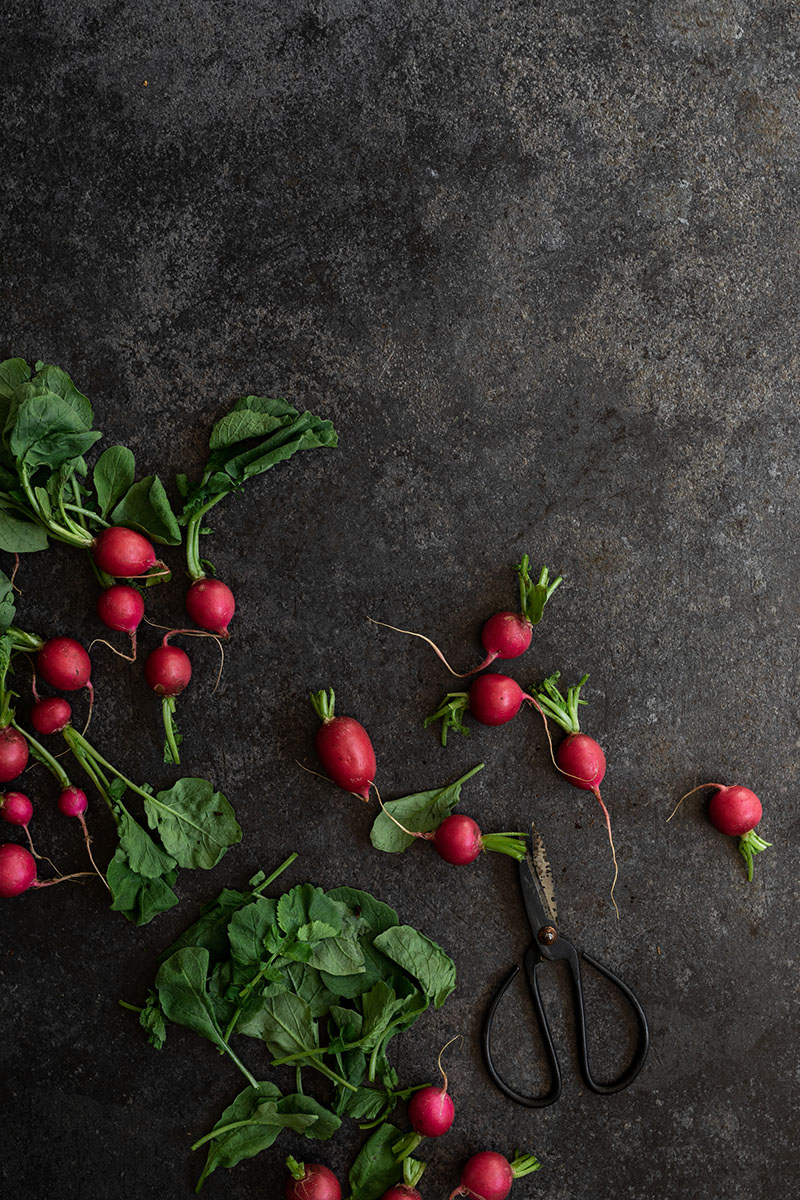 Donkere fotoachtergrond ‘black pepper’ heeft veel textuur