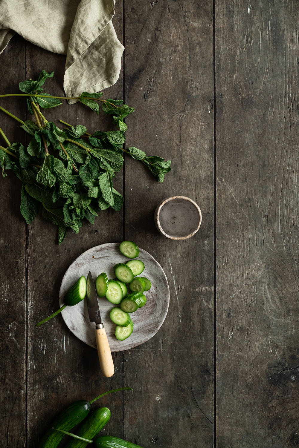 Houten tafel backdrop karaktervol en geleefd voor food fotografie