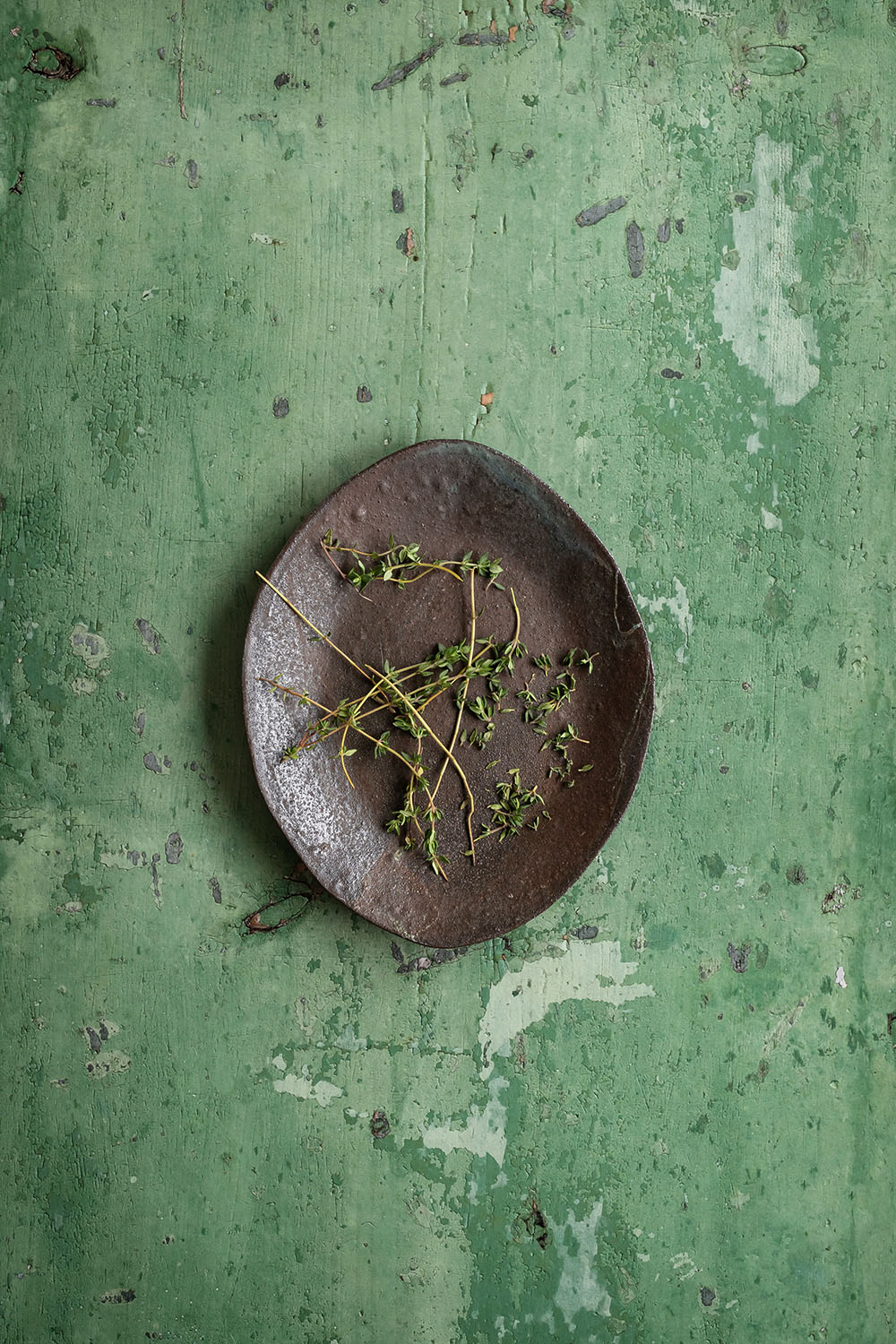 Groen versleten hout fotografie achtergrond met afgebladderd verf