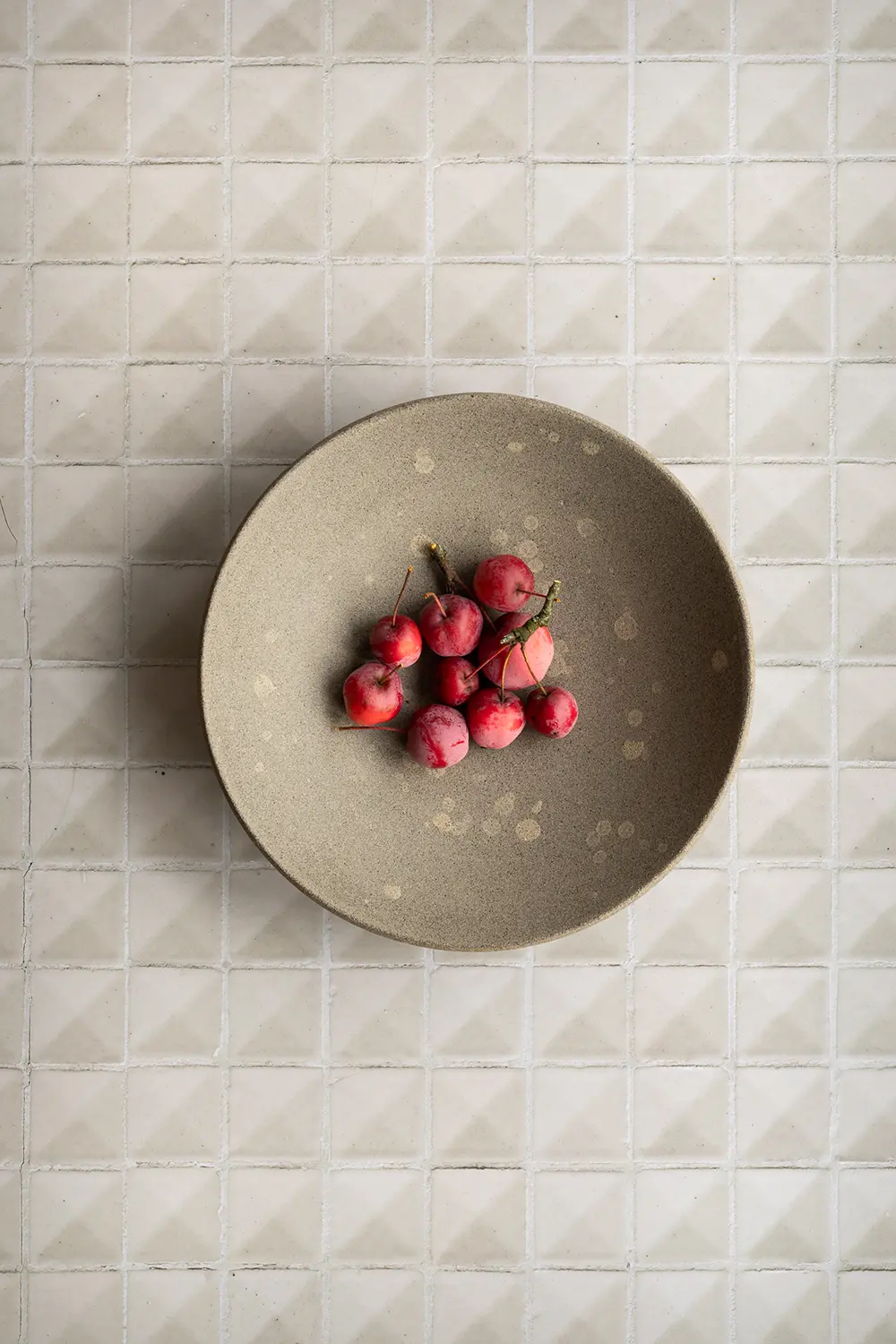 Beige mini tegels fotoachtergrond voor visuele content creatie