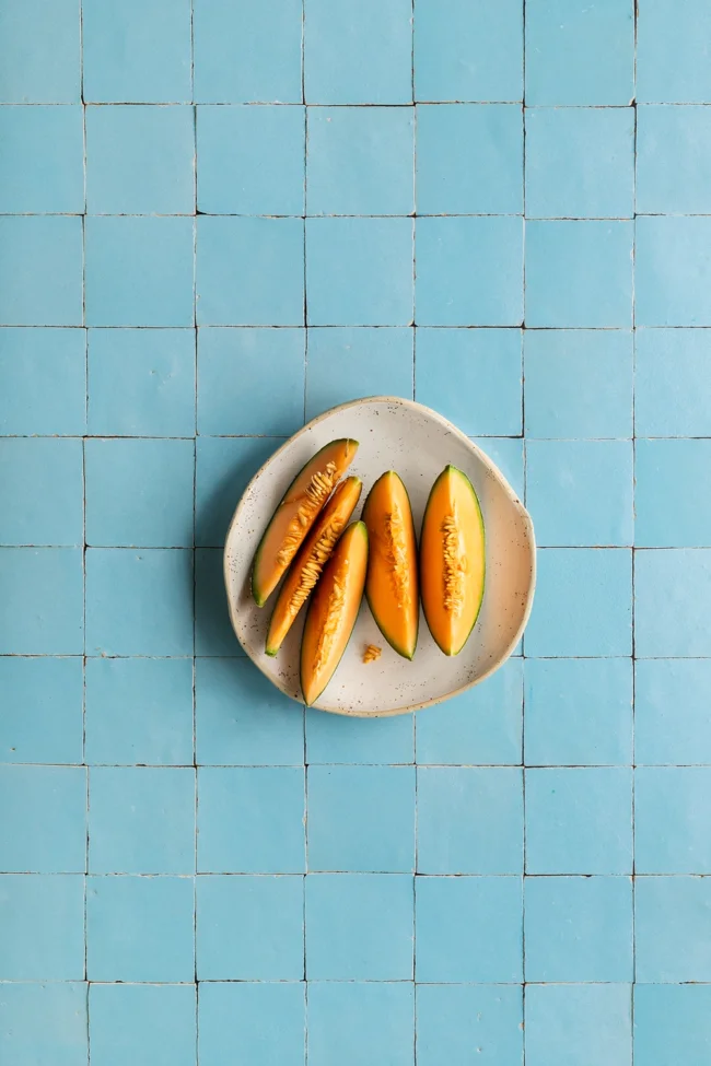 Lichtblauwe tegel fotoachtergrond voor styling, fotografie en video